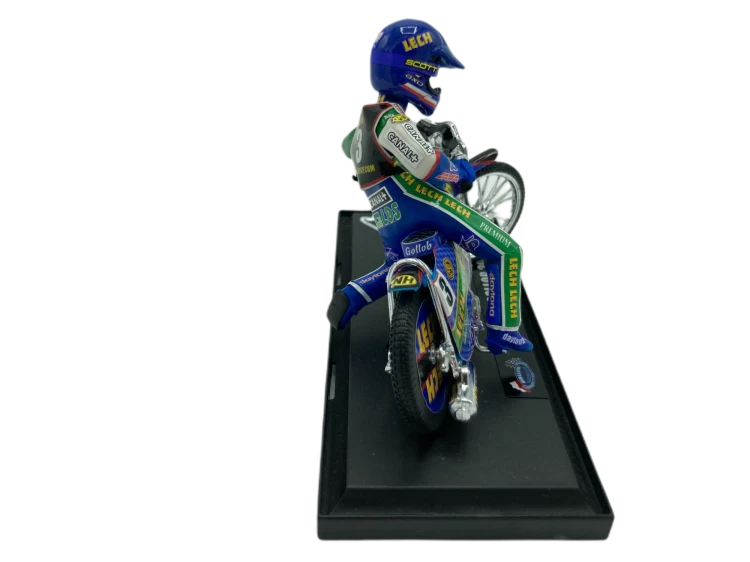 figurka-gollobracing-01-sgp2002-lewy-bok.png