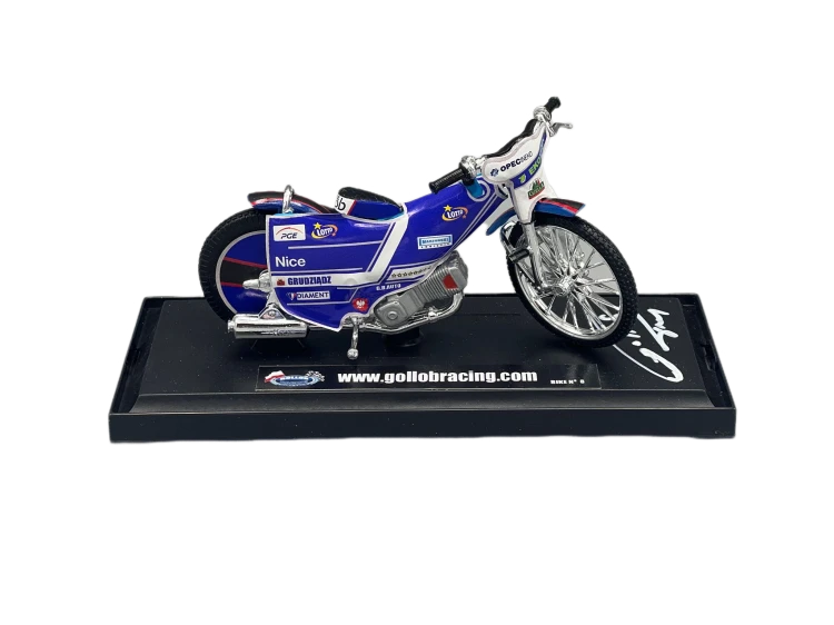 replika-motocykla-gollobracing-06-gkm2016-front.png